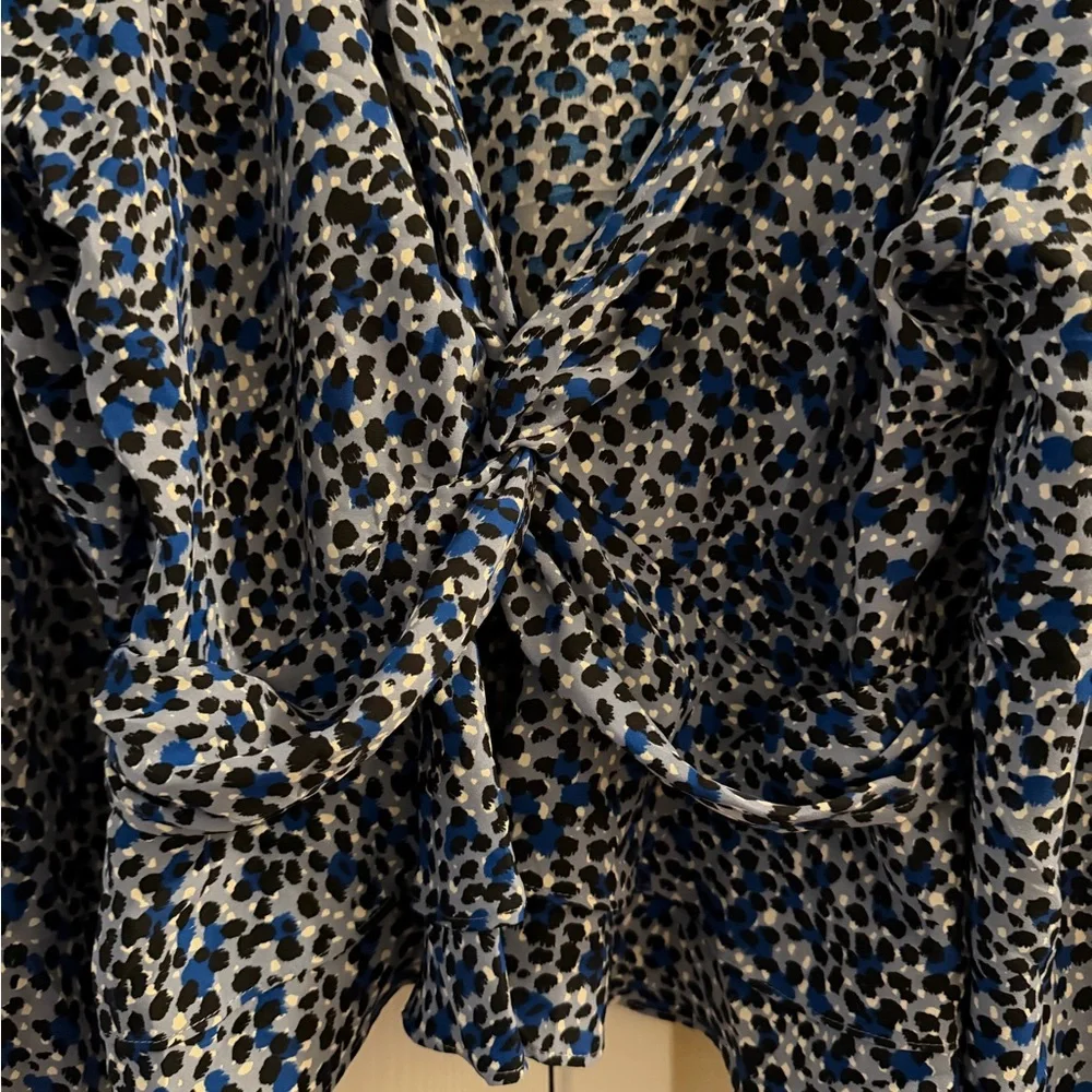 Express Multicolor Patterned Blouse - Picture 2 of 3